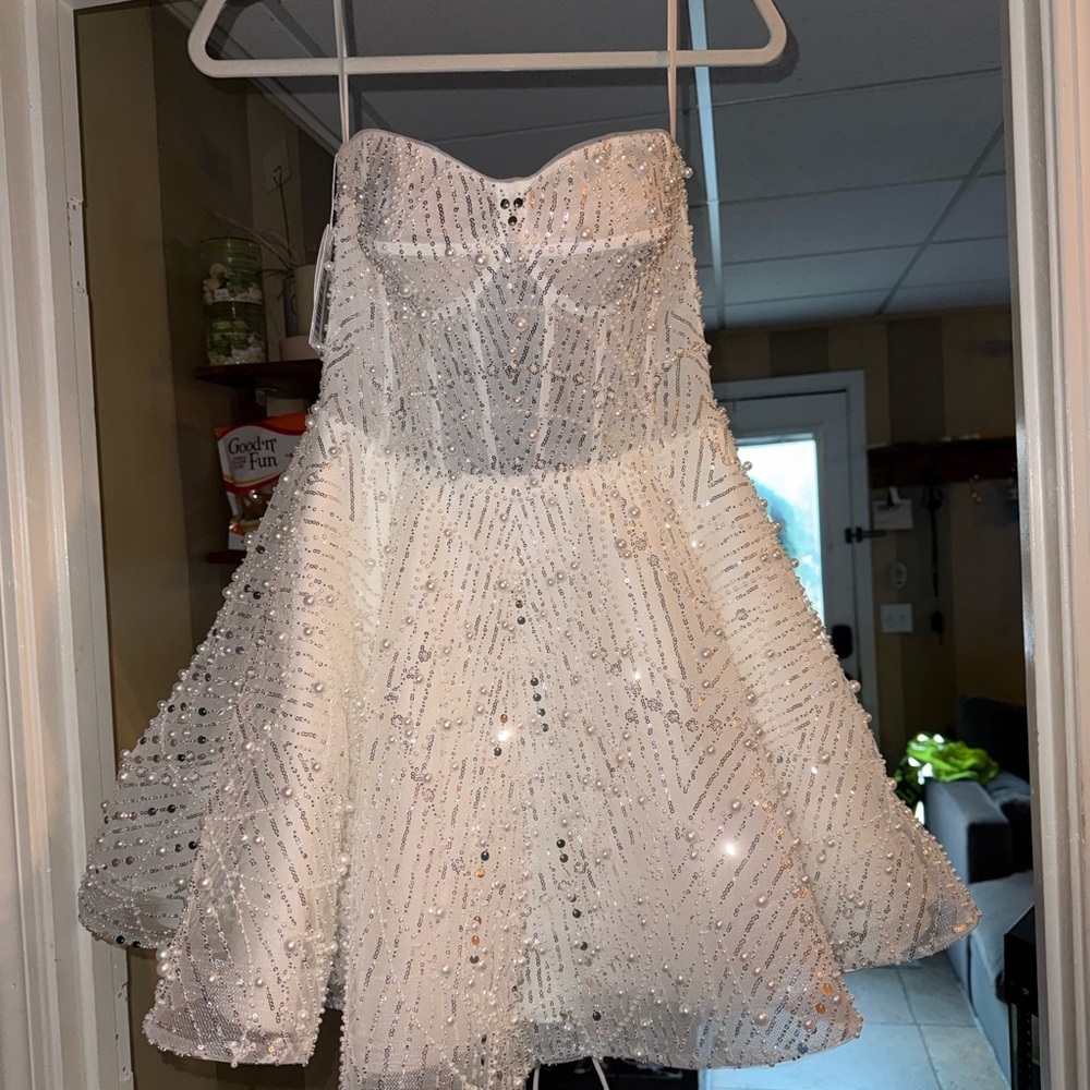 UNTAMED PETALS BY AMANDA JUDGE Sparkling White Strapless Mini Dress